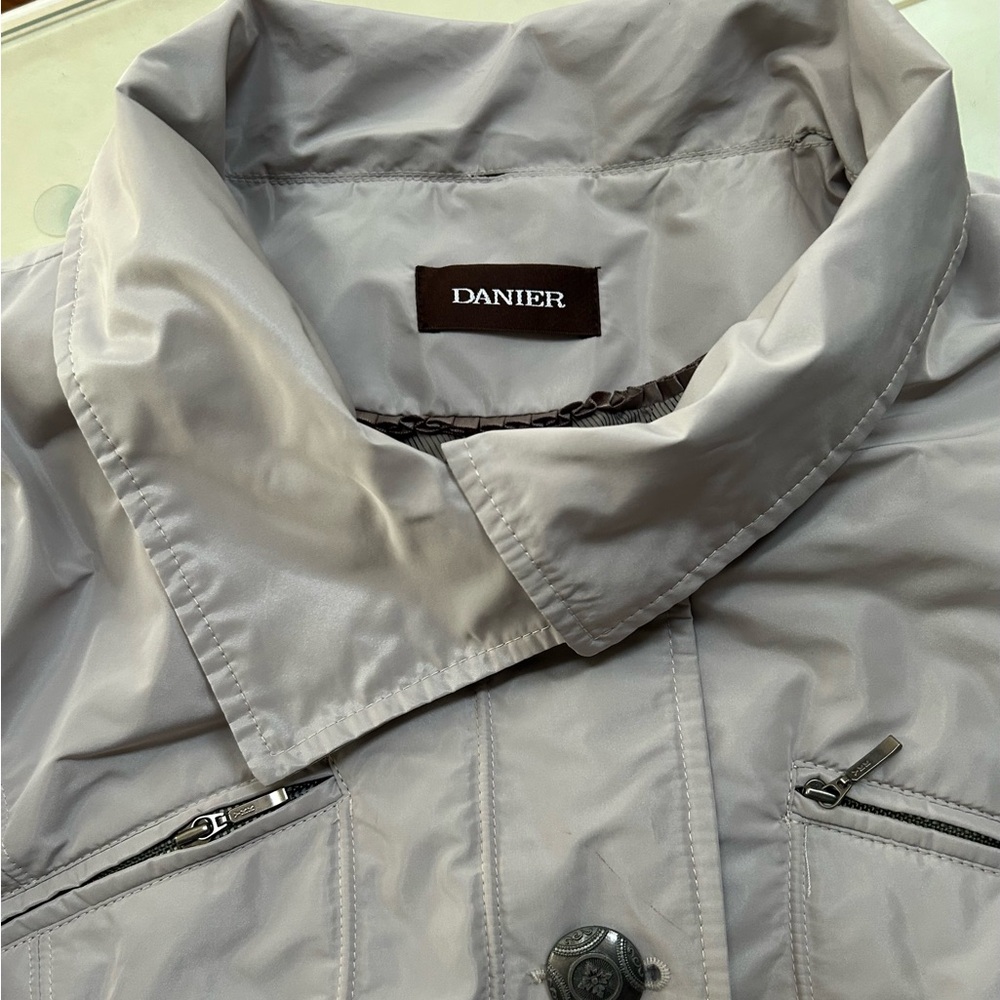 Danier women’s jacket - Picture 8 of 16